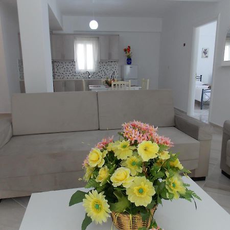 Zeta'S Apartments Sarande Exterior photo