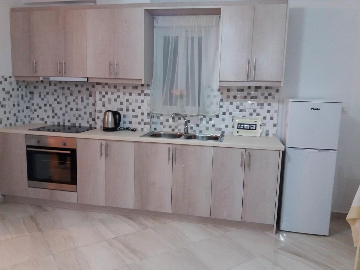 Zeta'S Apartments Sarande Exterior photo