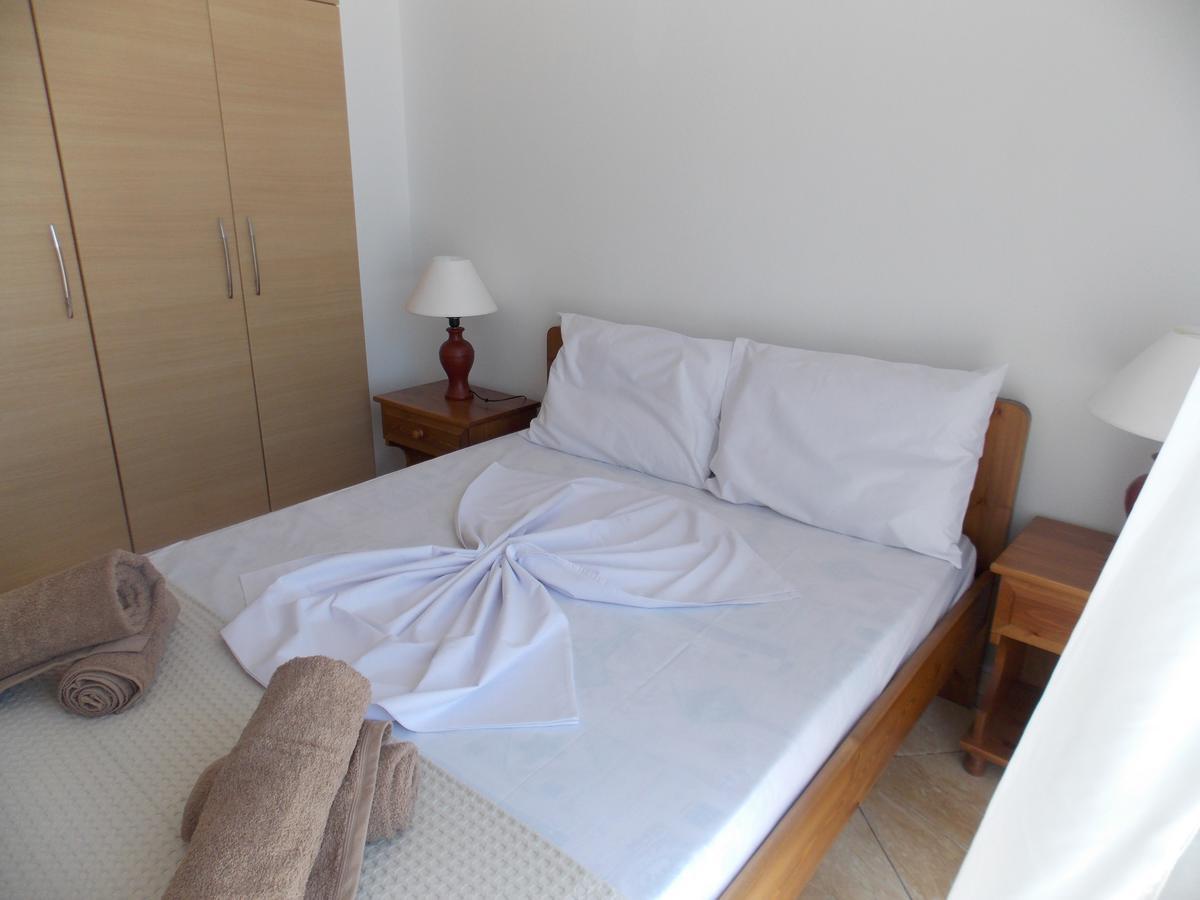 Zeta'S Apartments Sarande Exterior photo