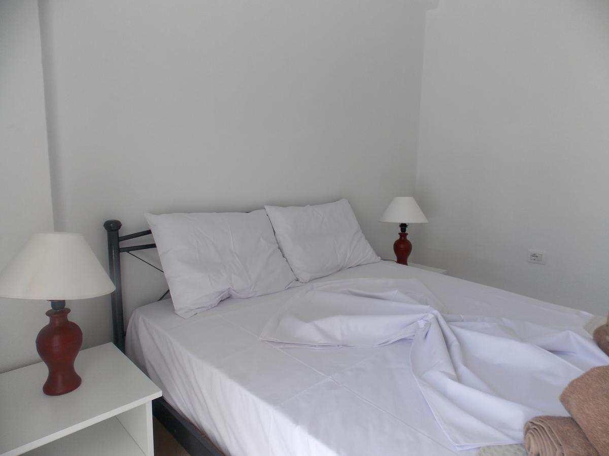 Zeta'S Apartments Sarande Exterior photo