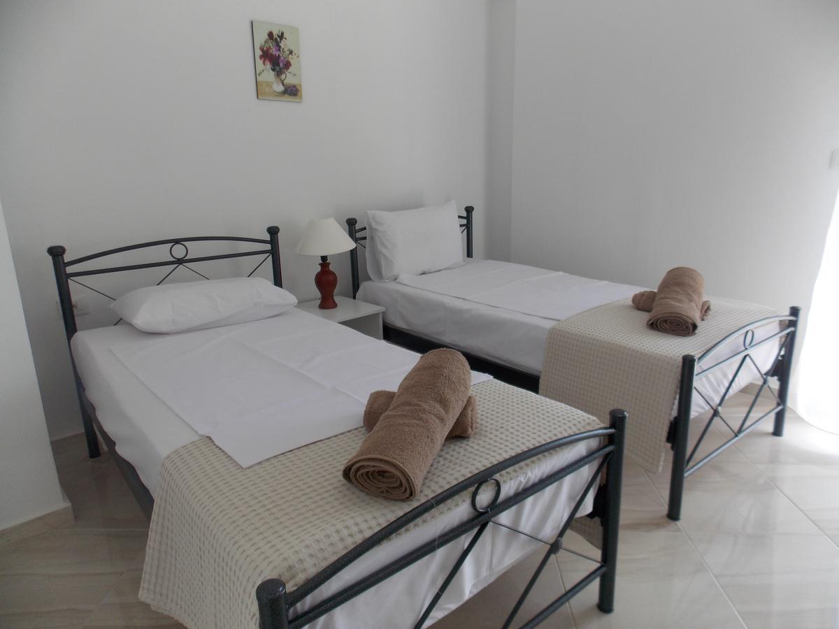 Zeta'S Apartments Sarande Exterior photo
