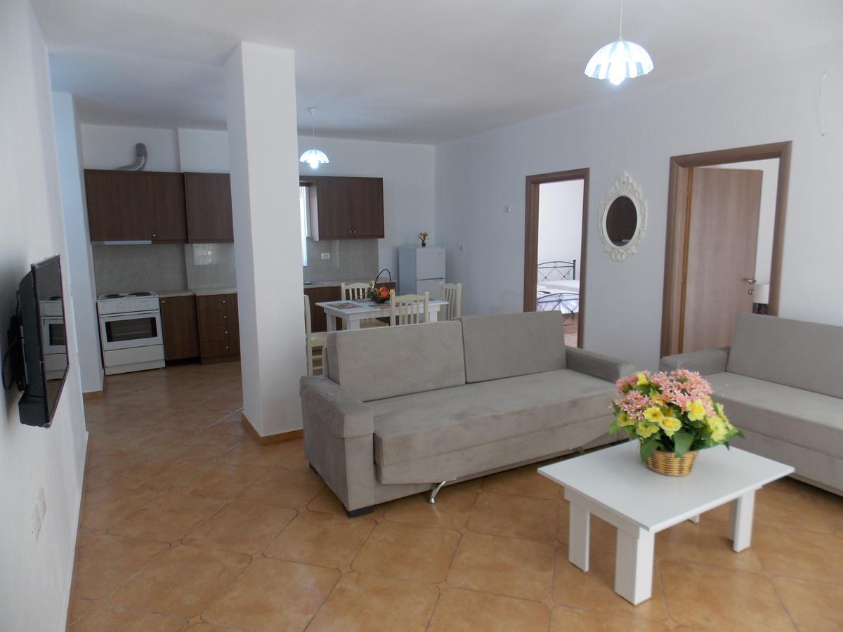 Zeta'S Apartments Sarande Exterior photo