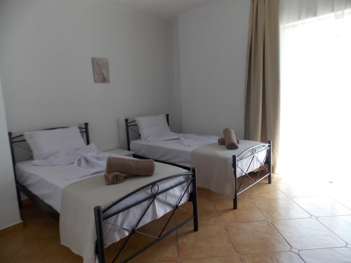 Zeta'S Apartments Sarande Exterior photo