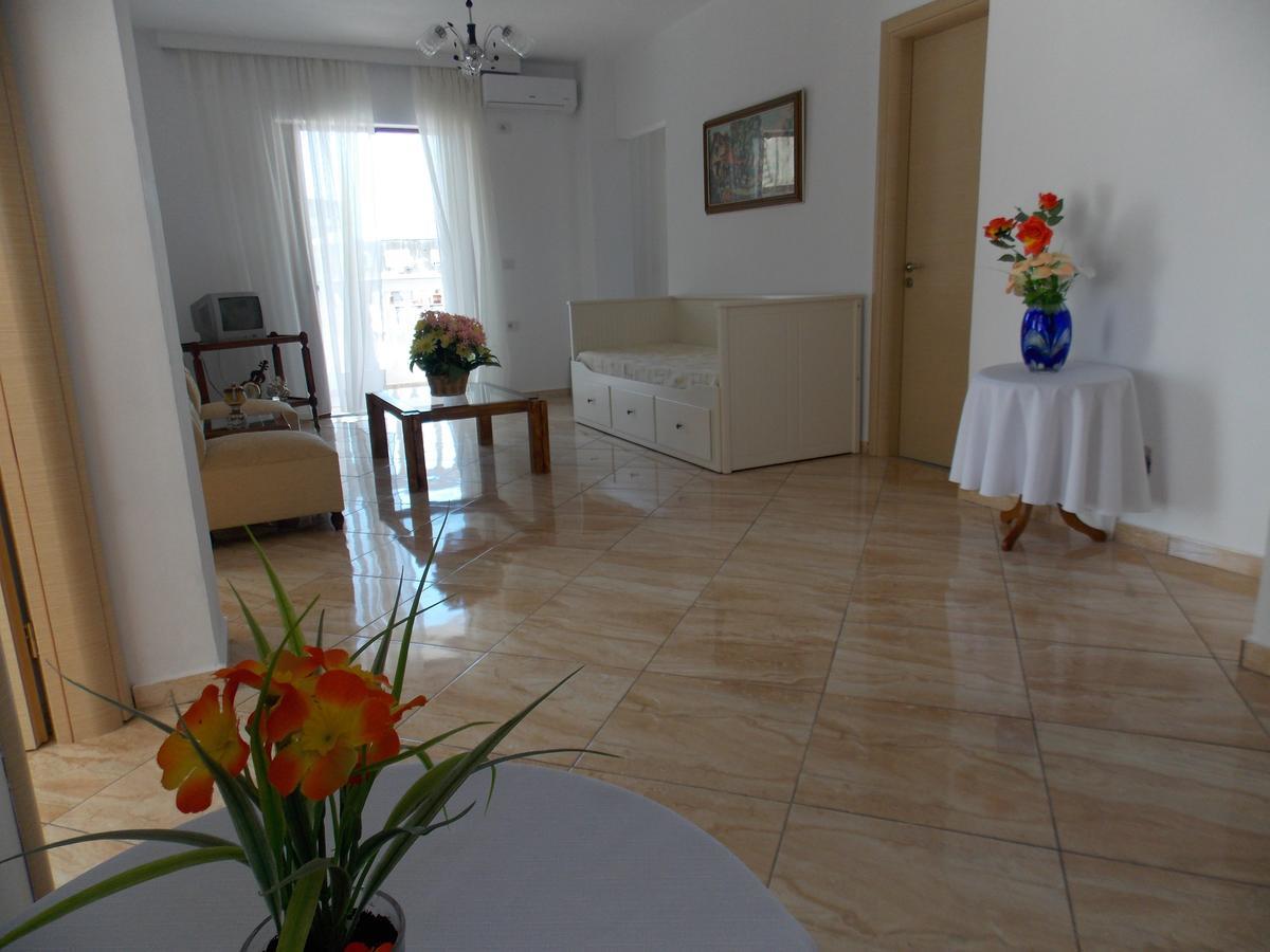 Zeta'S Apartments Sarande Exterior photo