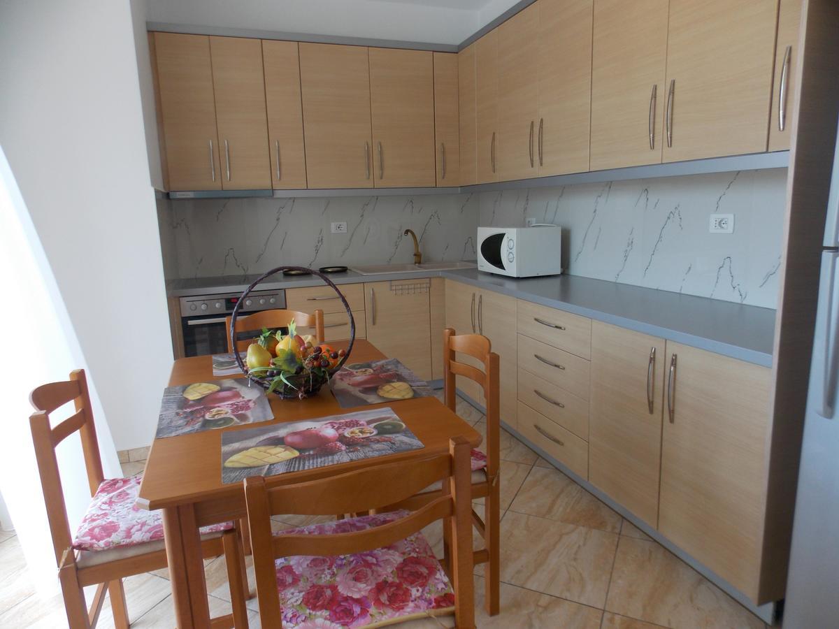 Zeta'S Apartments Sarande Exterior photo