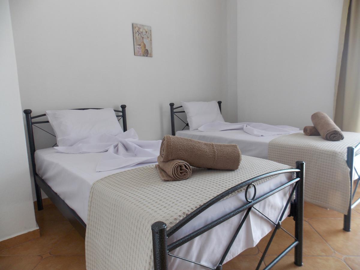 Zeta'S Apartments Sarande Exterior photo