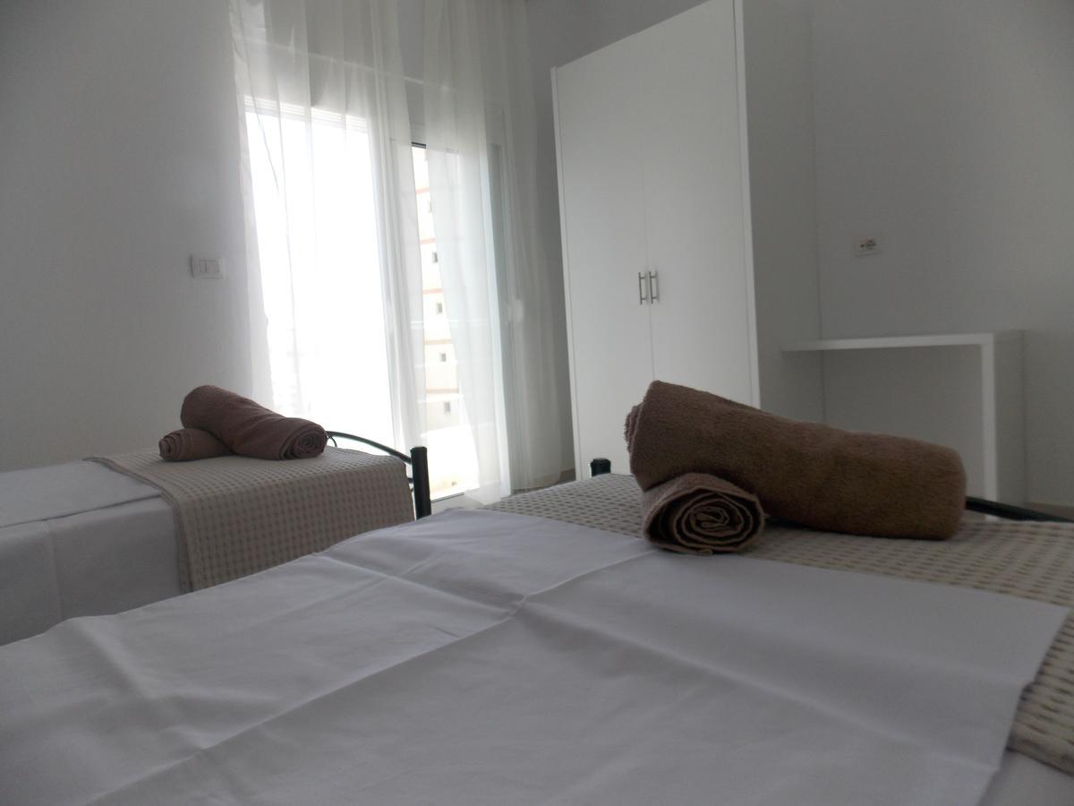 Zeta'S Apartments Sarande Exterior photo